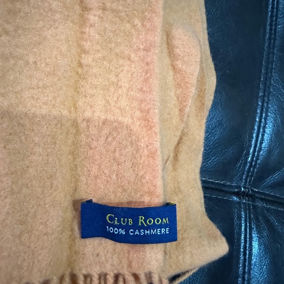 Club Room 100% cashmere rectangular scarf - Picture 3 of 3